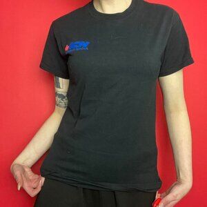 Gildan / Black tee with veterinarian branding 🖤💙​​​​​